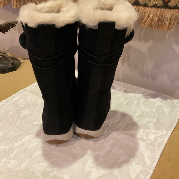 Like New Merrell WP/Insulated Approach Boots Size 8 - Picture 4 of 9